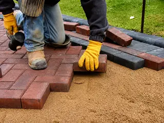 Neat and tidy block paving